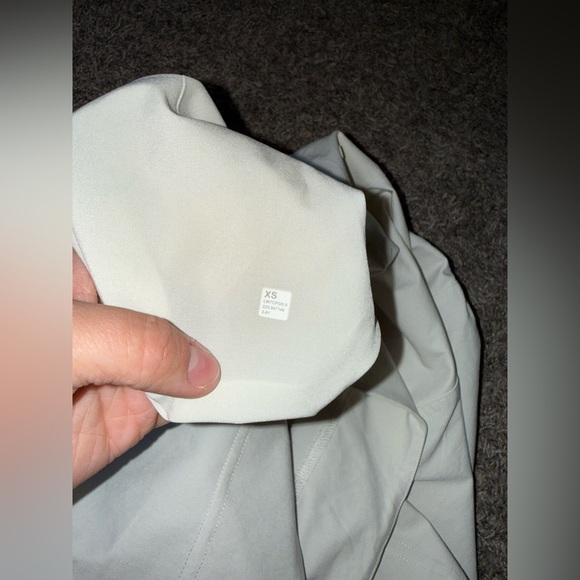 Women’s Lululemon Cinchable Waist High-Rise Woven Short 3.5" Sundance Size XS - Picture 13 of 15